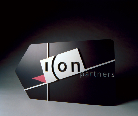 DAHDAH-0028 'Bespoke signage' - a change in direction- Image by samkaranikos.com.au